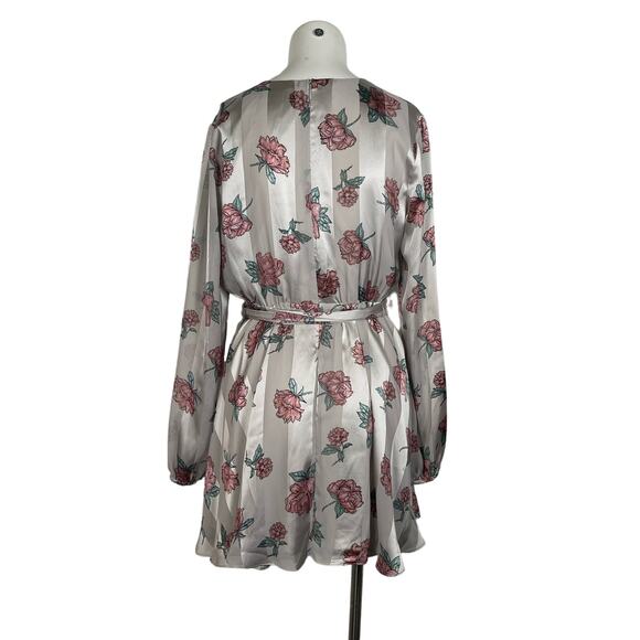 Lover's + Friends Ivy Dress Women's Small in Garden Floral Deep V Belted Mini - Picture 2 of 7